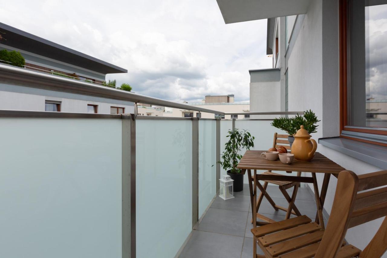 Mokotow Two-bedroom By Renters Warschau