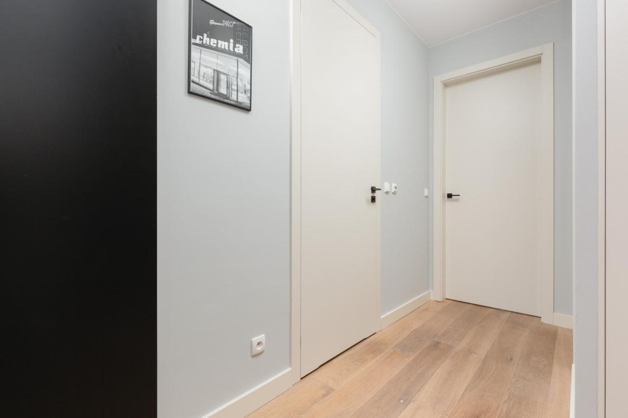 Mokotow Two-bedroom By Renters Appartement